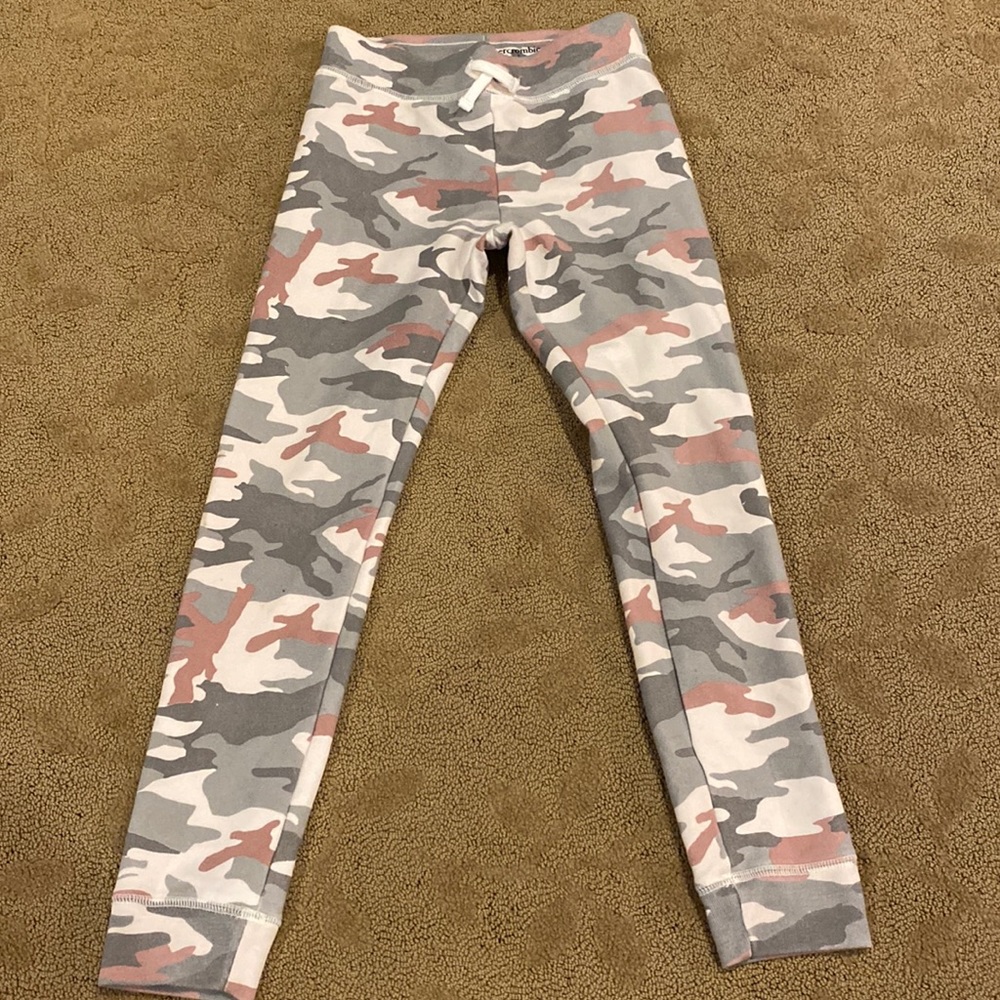 Abercrombie girls camo joggers pink/gray/cream
